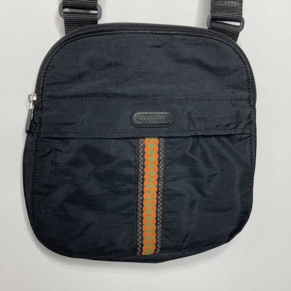 Baggallini black crossbody bag small/mid size